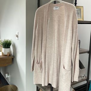 Long sleeve cardigan with pockets